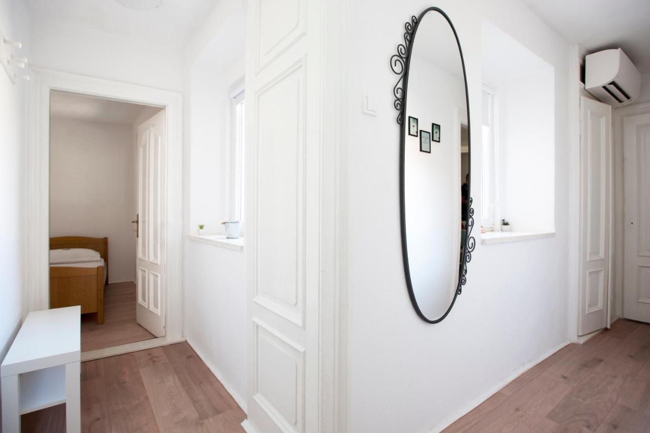 Apartament Slavuj Square *